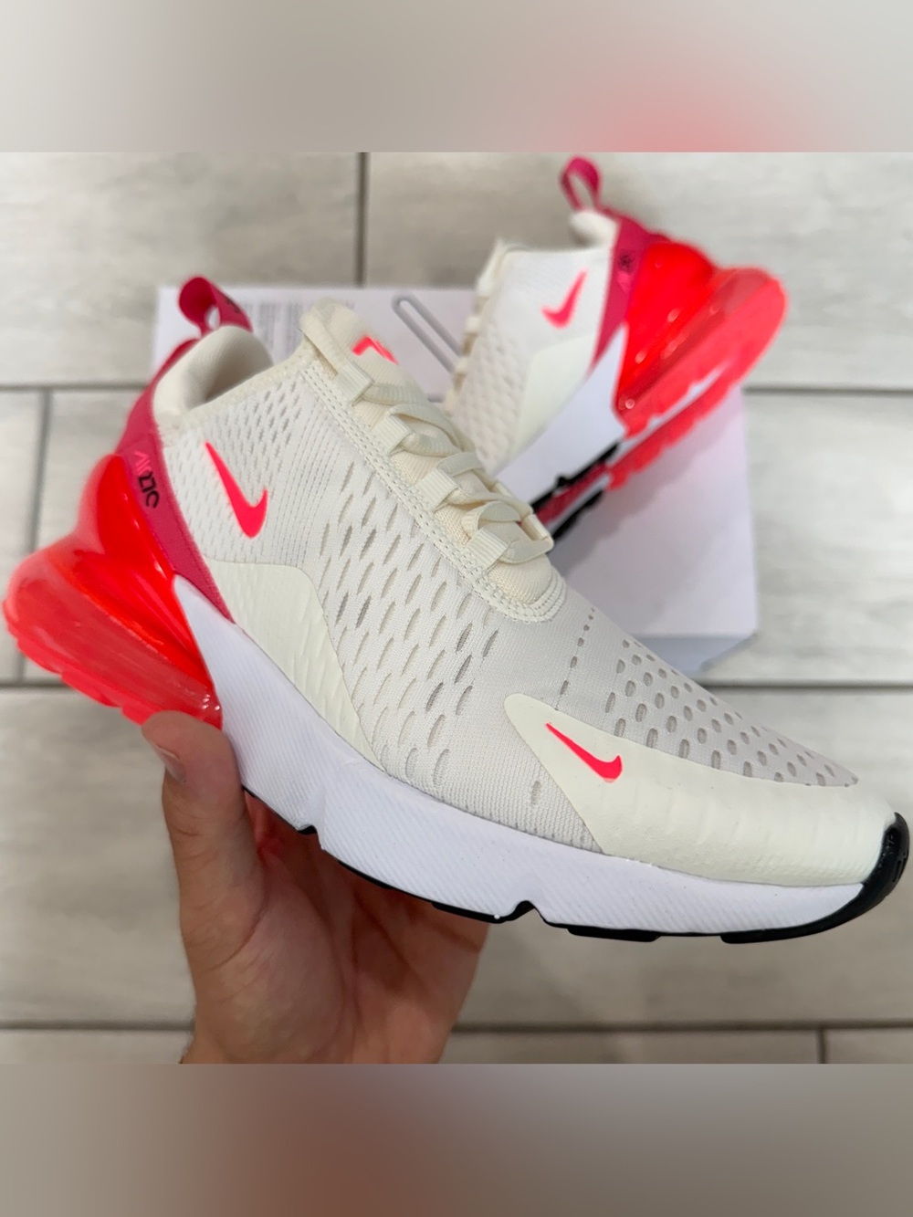NIKE WOMENS AIR MAX 270 - SAIL/HOT PUNCH-ASTER PINK